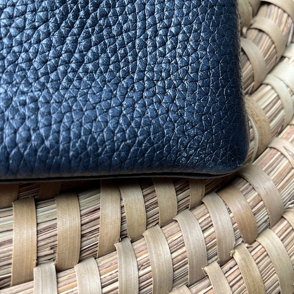 kate spade chester street tinie pebbled leather wristlet w/tassel - black - Picture 3 of 6